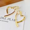 Debido a la falta de aretes de amor chapados en oro de plata S925 Sting aretes de viento frío diseño simple sensación actividad aretes en forma de corazón