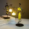 Candelabro de Hierro Vintage Adorno Pequeño Creativo para el Hogar Estilo Europeo Romántico Portavelas Accesorio de Sombrero de Paja Pastoral Decoración de Mesa