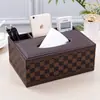Caja de pañuelos de cuero en stock, Almacenamiento simple de escritorio con múltiples compartimentos, Adecuada para organizar artículos pequeños en la sala de estar, la oficina o el coche