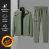 Venta al por mayor transfronteriza 2026 nuevo otoño chaqueta cálida de caparazón blando para hombres y mujeres, conjunto de abrigo suelto con cuello alto