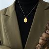 Collar de acero de titanio con colgante de flor tallada estilo europeo y americano, diseño creativo, acero de titanio PVD, joyería chapada en oro al vacío