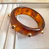 Pulsera de Madera con Grano Color Café Estilo Vintage Retro, Pulsera de Lujo Ligero de Gama Alta, Joyería de Moda Transfronteriza Europea y Americana