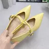 Zapatos de mujer amarillos de punta fina, nuevo estilo primavera-verano 2026, escotados, de tacón bajo, adecuados para combinar con faldas, hermosos zapatos Mary Jane de mujer estilo coreano