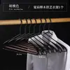 Perchero de Madera Maciza y Hierro Estilo Lujo Ligero de Hombro Ancho para Hotel Villa Modelo de Armario Perchero de Madera para el Hogar