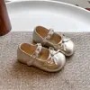 Zapatos Planos Vintage Franceses para Niños de Suela Baja Verano 2025 Nuevos y Modernos Zapatos Mary Jane de Piel para Niñas para Combinar con Faldas