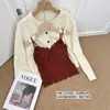 Camisola de encaje con diseño de espina de pescado tridimensional, diseñada para acentuar la cintura y el abdomen, creando una silueta estilizada y elegante con una estética suave y vintage.. 2619