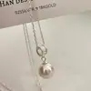 Colar pingente para linha da cintura em prata de lei S925 com pérola sintética Swarovski, corrente de clavícula fashion de luxo leve vintage com diamantes brilhantes
