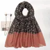 Bufanda floral simple y moderna de primavera y otoño con colores contrastantes, chal retro versátil estilo étnico, bufanda de seda para exteriores para mujer, estilo nuevo