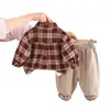 Conjuntos Infantis de Primavera e Outono, Novas Roupas de Primavera para Meninos, Roupas de Primavera para Bebês, Camisas Xadrez Estilosas, Conjunto de Três Peças