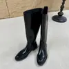 Botas longas pretas pontudas, simples e elegantes, de nicho, para mulheres plus size com pernas grossas, panturrilha larga, modeladoras, de salto baixo, botas de montaria, botas altas