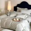 Juego de cuatro piezas de algodón de fibra larga, lindo, bordado de dibujos animados, funda de edredón de algodón puro, estilo sábana bajera para dormitorio infantil, ropa de cama fresca y sencilla