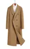 Casaco masculino de lã estilo britânico, acima do joelho, de abotoamento duplo, com gola de terno, disponível em várias cores para outono e inverno, com um design longo e fluido.