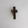 Llavero de Asa de Descompresión Transfronteriza Cruz de Iglesia Colgante de Pascua Adorno Nogal Negro Cruz