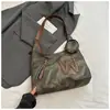 Diseño de Nicho Sentido de la Moda para Motociclista Fresco Bolso de Hombro Tote de Cuero Suave Bolso de Hombro Cruzado de Gran Capacidad a la Moda Personalizado para Mujeres