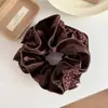 Scrunchie de Veludo Acetinado Estampado Estilo Retrô de Inverno com Quatro Camadas para Mulheres 2026 Novo Prendedor de Coque de Cabelo de Alta Qualidade