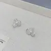 Pendientes Versátiles de Lujo Ligero Elegantes con Encaje Hueco de Pétalo Perla, Chapados en Cobre Dorado, Aguja de Plata 925, Estilo Francés Vintage, Nicho