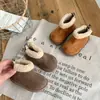 Sapatos de bebê 2026 inverno forrados com fleece de algodão para meninos, botas de inverno para meninos, botas de neve para bebês, botas de algodão para meninas