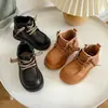 Botines retro para niños, botas de cuero impermeables para niñas, nuevo modelo 2026 botas amarillas para niños, botines de otoño para niños