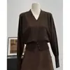 Suéter de punto gris de alta gama francés para mujer 2025 Nuevo Elegante Holgado con Efecto Adelgazante Camiseta Interior con un Tejido Muy Bonito por Dentro