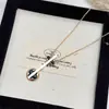 [Colección de Flores] Pulsera de Trébol de Cuatro Hojas Fritillaria Versión Alta Collar de Diamante Redondo Anillo de Diseño de Lujo Alto Pendientes para Mujer