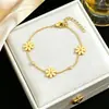 Pulsera Nueva de Acero de Titanio que No se Desvanece, Moderna y Versátil, Popular en Transmisiones en Vivo, Pulsera Pequeña de Margarita para Mujer, Exquisita y de Alta Gama