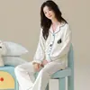 Nova coleção de primavera e outono: Conjunto de pijama feminino de algodão puro, com mangas compridas e calça comprida, com gola aberta estilo cardigã, apresentando um design simples e casual para conforto ao relaxar.
