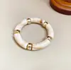 Pulseira Redonda Acrílica Iridescente Transfronteiriça Europeia e Americana, Estilo Fresco e Ousado, Joia de Luxo Leve de Nicho de Alta Qualidade para Mulheres