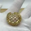 Brincos de tarraxa hemisféricos com grade oca estilo francês, brincos de metal em formato de diamante de alta qualidade, brincos redondos com padrão trançado vintage europeu e americano