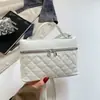 Bolso pequeño chic y elegante para mujer, versátil y único, bolso con bordado acolchado para ir al trabajo y salir, bolso de hombro y cruzado