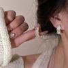 Pendientes de Perla Estilo Ins para Mujer, Pendientes Versátiles de Gama Alta de Nicho, Accesorios para Orejas Elegantes de Nicho Más Vendidos en 2026 Venta al por Mayor