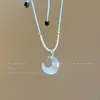 Colar de Corda Trançada Lua de Resina Design Feminino Nicho Retrô Estiloso Simples Versátil Elegante Corrente para Pescoço Corrente da Clavícula
