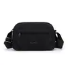 Bolsa transversal feminina multi-camadas, moderna e versátil, novo modelo da primavera 2026, bolsa de tecido de nylon simples e estilosa, bolsa de ombro casual