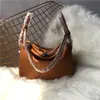 Bolsas de medicina al por mayor bolsas para mujer cuero de capa superior con textura de lichi bolsa de enfermera hombro portátil bolsa Lindi bolsa almohada Europa y Estados Unidos