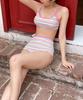 Pure Girl Chanel Estilo Rainbow Stripe Simples Cintura Alta Barriga Cobrindo Split Alça de Ombro Maiô Feminino Maiô