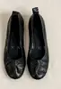 Zapatos planos de piel de oveja suave estilo artístico retro francés para mujer, nuevo modelo 2026, punta cuadrada, corte bajo, suela blanda, zapatos pequeños de piel