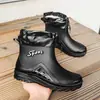 Botas de lluvia forradas de polar, botas de goma antideslizantes, botas de pesca de moda para hombre de caña corta, botas de trabajo de caña media engrosadas para sitios de construcción, cálidas y resistentes al desgaste