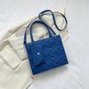 Bolso Pequeño Portátil Retro Simple para Mujer 2023 Primavera Nueva Moda Casual Bandolera para el Hombro Bolso Cuadrado Pequeño para Viajero