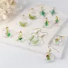 Pendientes de Navidad de Flores Secas de Amazon Diseño Verde Creativo Hechos a Mano de Resina Pendientes de Árbol de Navidad Pendientes de Nicho