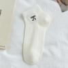 Calcetines de verano para mujer, calcetines cortos de tubo, calcetines finos con lazo, transpirables, absorbentes del sudor, dulces calcetines japoneses coreanos Zhuji, venta al por mayor