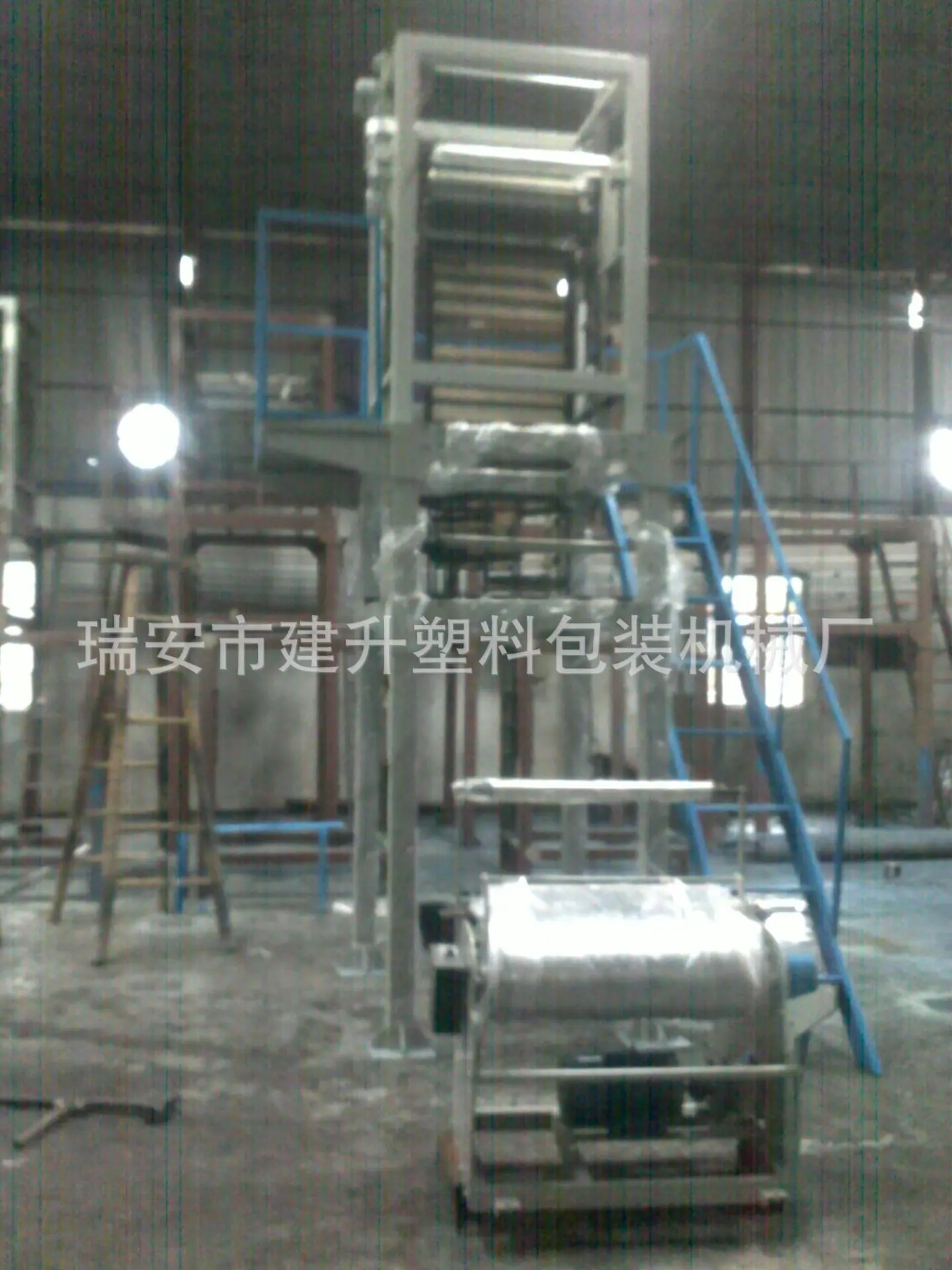 201204111379.jpg