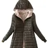 Otoño e invierno Nuevo europeo y americano AliExpress forro de cordero longitud media cálida con capucha chaqueta acolchada de algodón top para mujer talla grande chaqueta acolchada de algodón