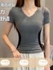 Camiseta de Manga Corta con Cuello en V y Bloques de Color Dulce y Picante Estilo Americano para Mujer, Nuevo Modelo Verano 2026, Top de Alta Gama Ajustado a la Cintura
