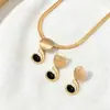 Nuevo Collar en Espiral Hueso de Serpiente para Mujer, Lujo Ligero Nicho Moda de Gama Alta Temperamento Cadena para Clavícula Conjunto de Pendientes