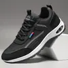 Zapatos de Hombre Primavera Nuevo Estilo Zapatos Casuales Versátiles de Moda para Hombre Zapatillas Ligeras Zapatos de Viaje Zapatos Deportivos para Correr de Suela Blanda Zapatos de Hombre