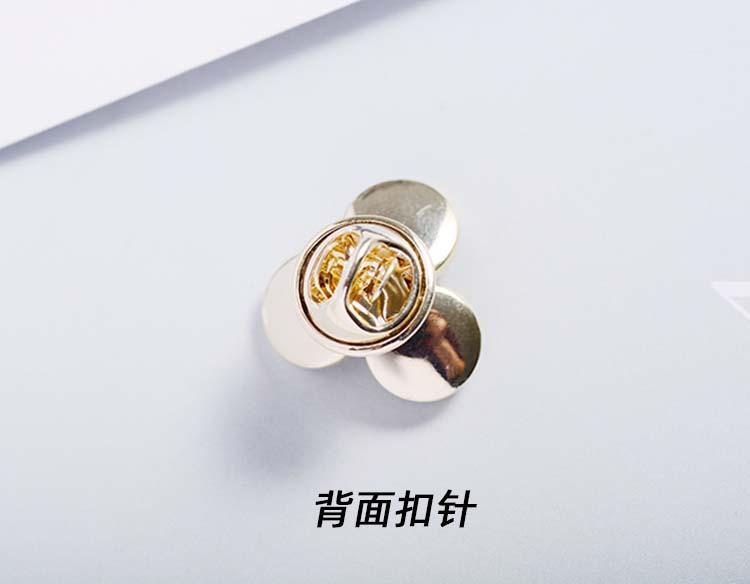 花瓣胸针