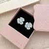 Coleção de Primavera: Brincos Elegantes de Flor Pintada Sonhadora com Tarraxas de Prata, Estilo Doce de Fada, Brincos Florais Frescos Delicados de Nicho