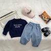 Novo Conjunto de Duas Peças Infantil Casual Versátil com Top de Tricô com Letras e Suéter Gola Redonda
