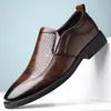 2026 Formal de Negocios Calados Transpirables Perforados Cuero Zapatos sin Cordones Estilo Británico Modernos Hombres Zapatos de Cuero Venta al por Mayor