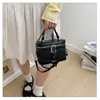 La popular bolsa pequeña cuadrada de moda de este año Bolso de mano estilo coreano para mujer Bolso caja elegante versátil Bolso cruzado casual Lujo ligero