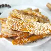 Chips crujientes de camote rallado sabor sésamo camote deshidratado fuente de camote deshidratado Liancheng venta al por mayor entrega de una pieza